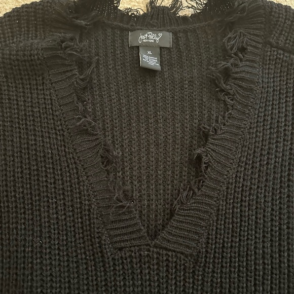 Black V-Neck Women's Sweater Long with Fringe Comfortable XL NWOT - Picture 3 of 4